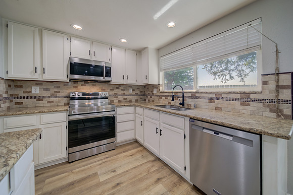 2415 Tea Court_128