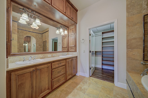 1110 Waltz Court_10