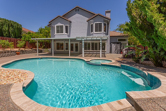 612 Hillcrest Circle_111