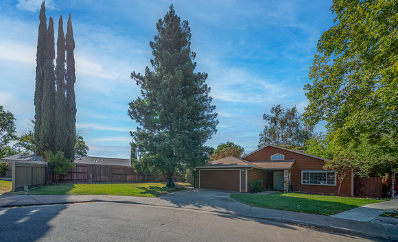 910 Southdown Court_01