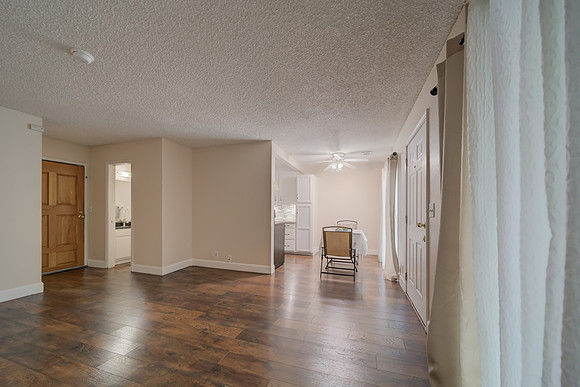 420-#4 Corcoran Ave_113